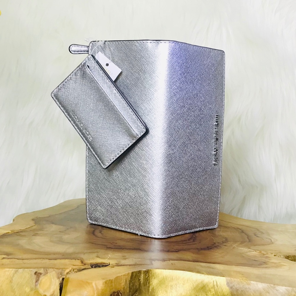 Michael Kors Card Case Carryall Wallet - Picture 7 of 8